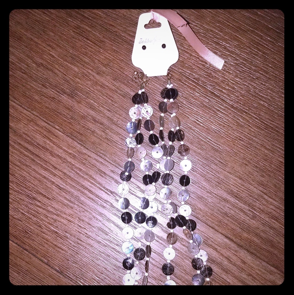 Buy 1 Set and get 1 Pair of Earrings Free